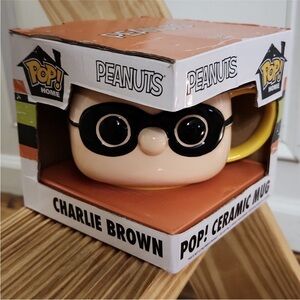 Peanuts Pop! Ceramic Mug - Black and Yellow